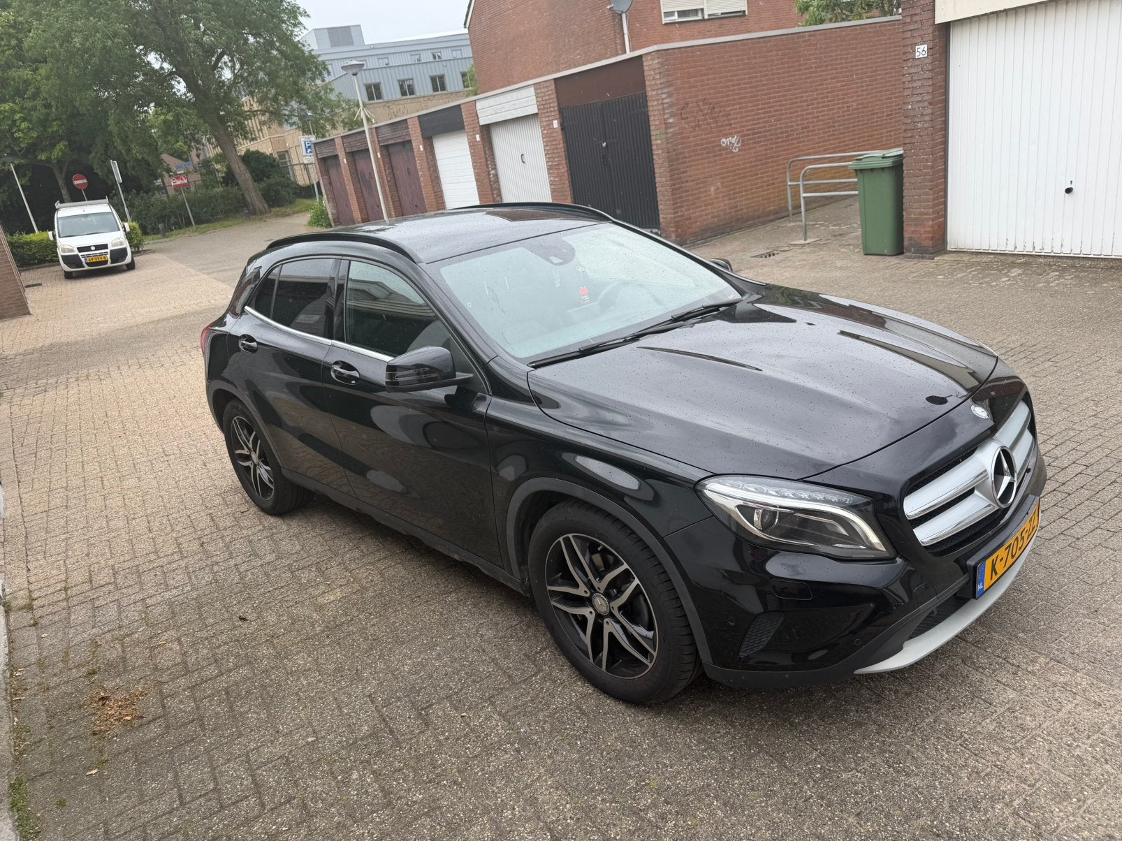 Mercedes-Benz GLA Gla200 1.6 115KW 2014 Zwart, Auto's, Voorwielaandrijving, Zwart, Bi-Xenon koplampen, Handgeschakeld