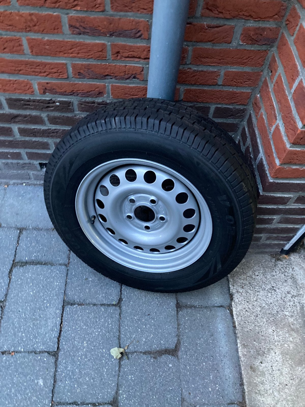 Wiel stalen velg voor o.a. Knauss caravan, Ophalen, Zo goed als nieuw