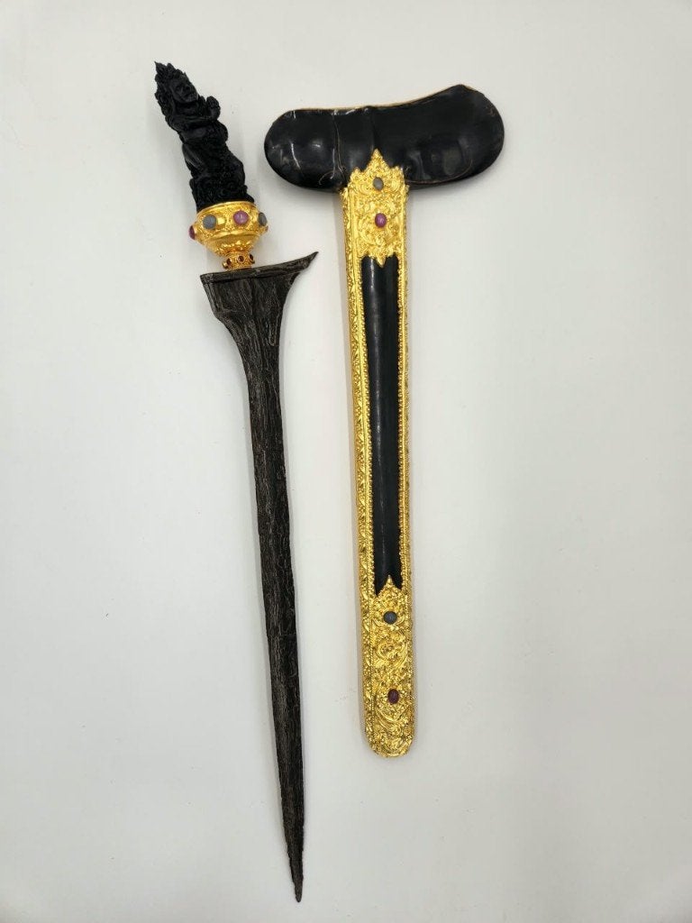 Antieke Keris Bali Lurus Ngulit Semangka Godohan Goud KTC62, Gesneden, Wapen, Verzenden, Overige materialen