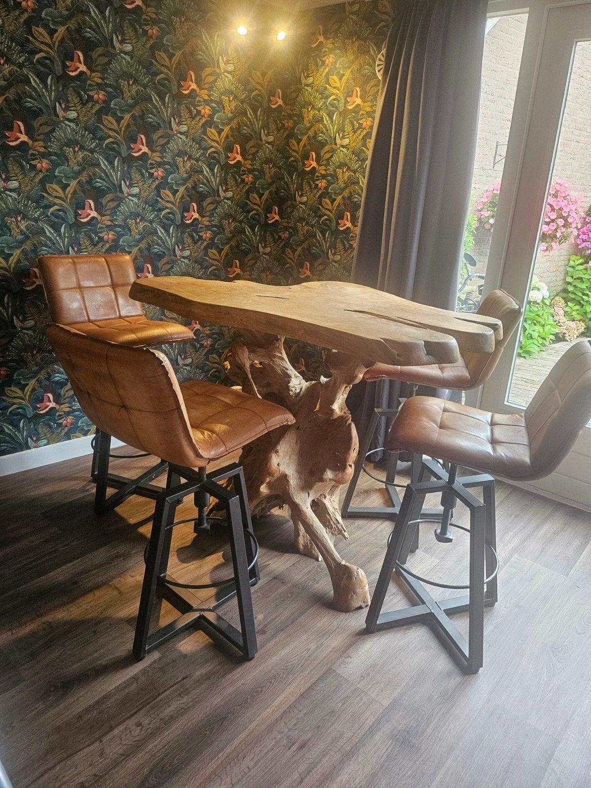 Aparte houten stamtafel met 4 lederen krukken, Ophalen, Rechthoekig, 50 tot 100 cm