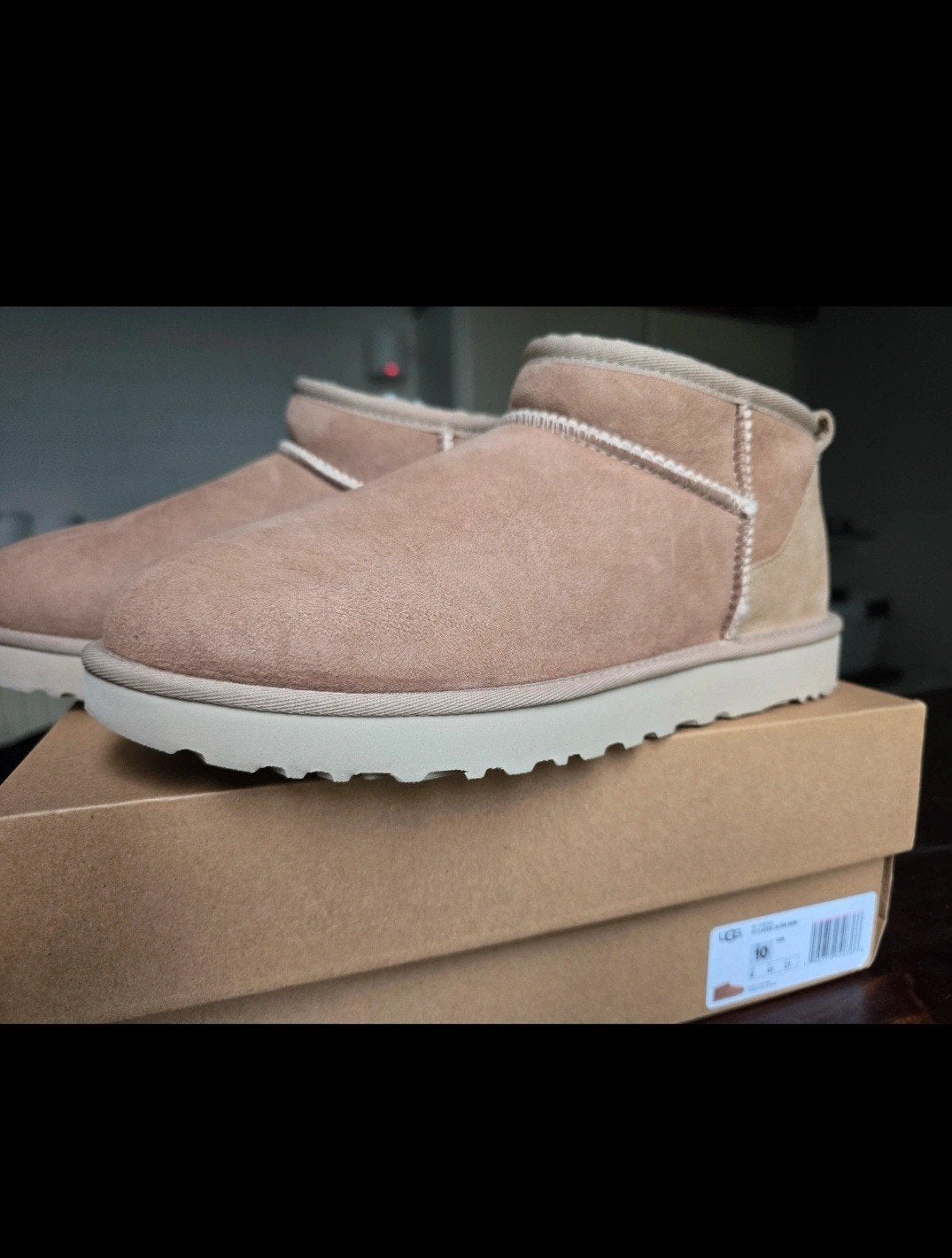 Nieuwe UGG's - 1x gedragen, toch te klein, UGG, Bruin, Ophalen of Verzenden, Zo goed als nieuw