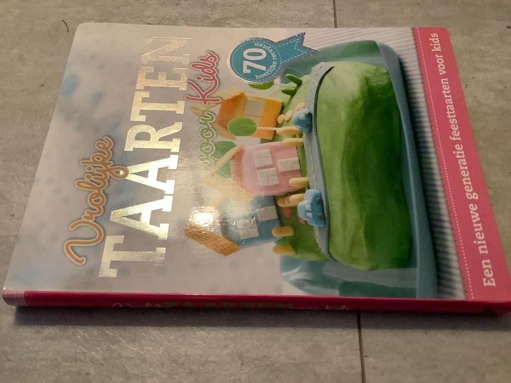 Vrolijke TAARTEN voor Kids - nieuwe generatie feesttaarten, Ophalen of Verzenden, Zo goed als nieuw, Taarten, Boek of Tijdschrift