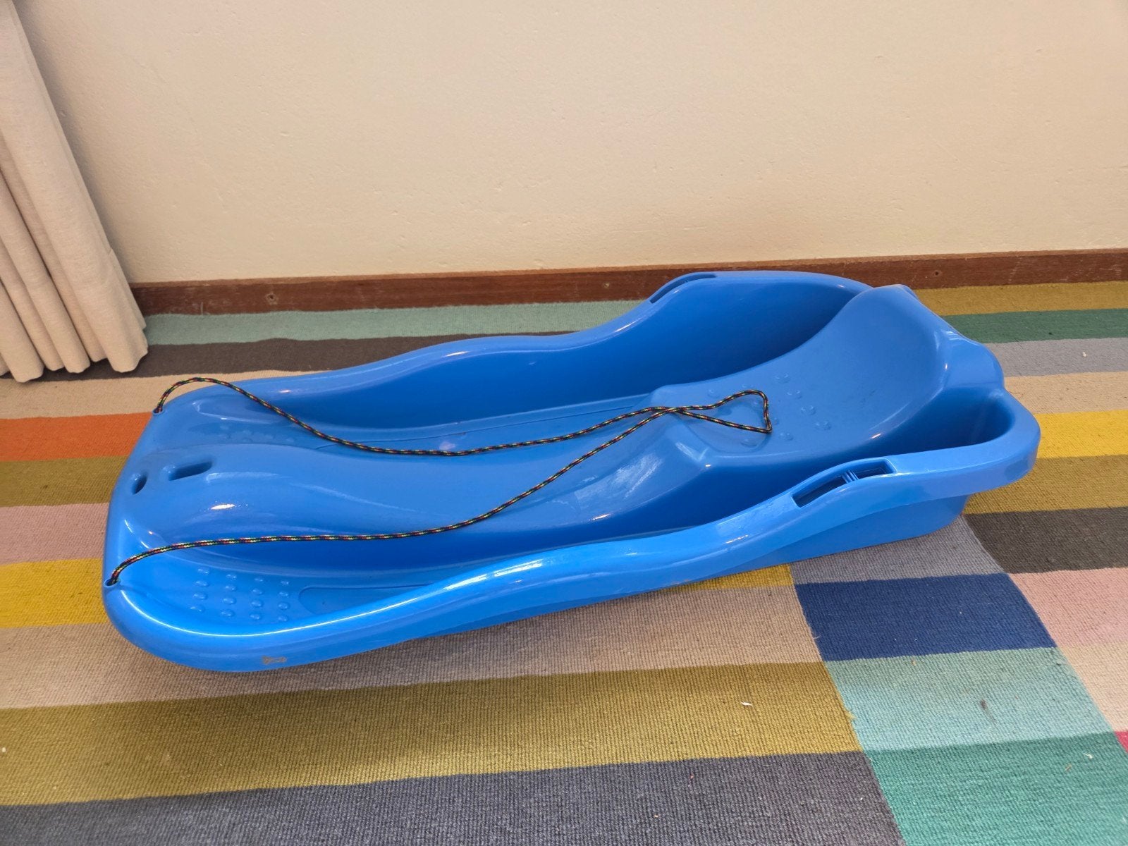 Blauw kunsstof sneeuw slee [85 x 40x 17 cm], Kinderen en Baby's, Ophalen, Zo goed als nieuw, Kunststof
