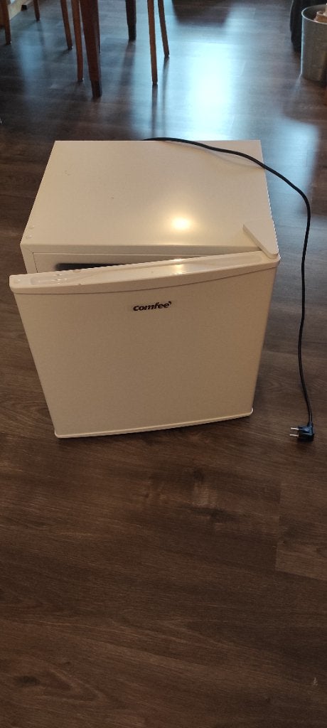 Kleine vriezer / mini vriezer, Minder dan 85 cm, Minder dan 60 cm, Zo goed als nieuw, Vrijstaand