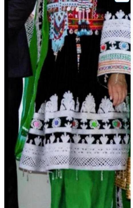 Traditionele Afghaanse jurk - Zwart met groen, Maat 38/40 (M), Zwart, Ophalen of Verzenden, Zo goed als nieuw