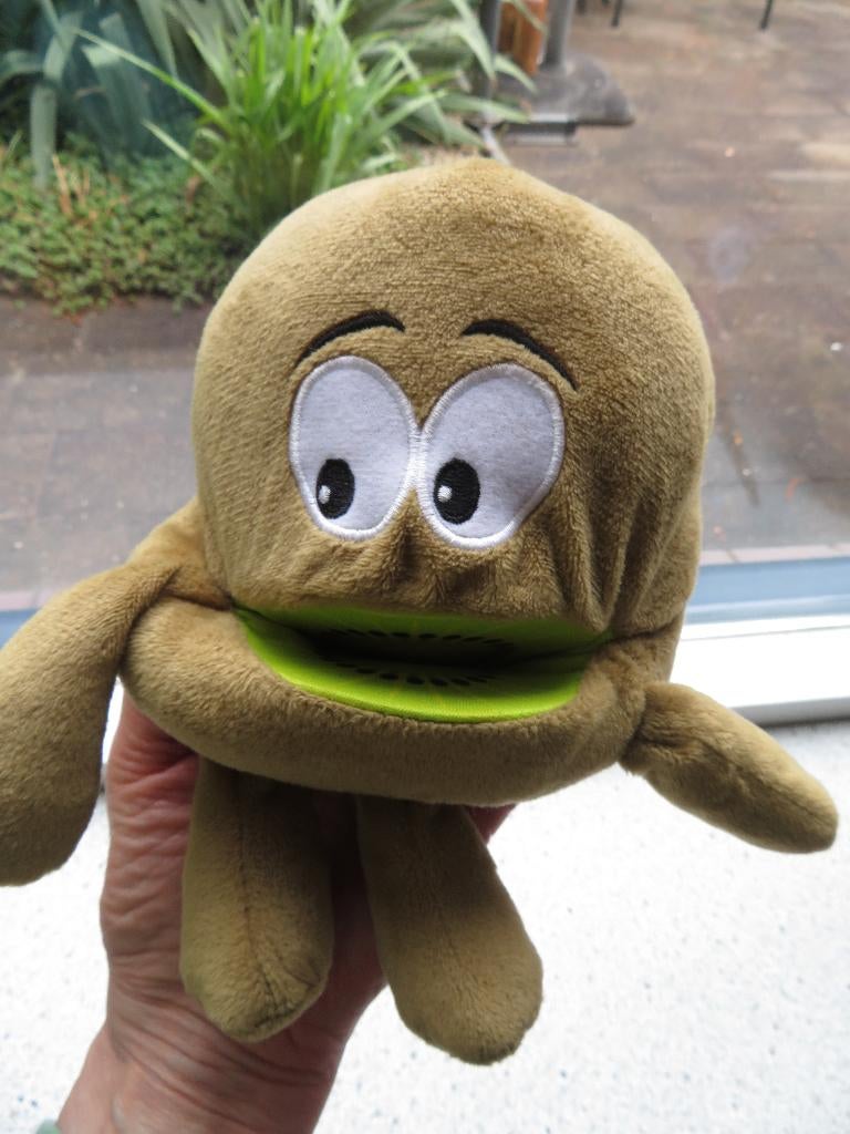 Handpop Kiwi van Jan Linders meet ca 20 cm, Kinderen en Baby's, Speelgoed | Knuffels en Pluche, Zo goed als nieuw, Overige typen