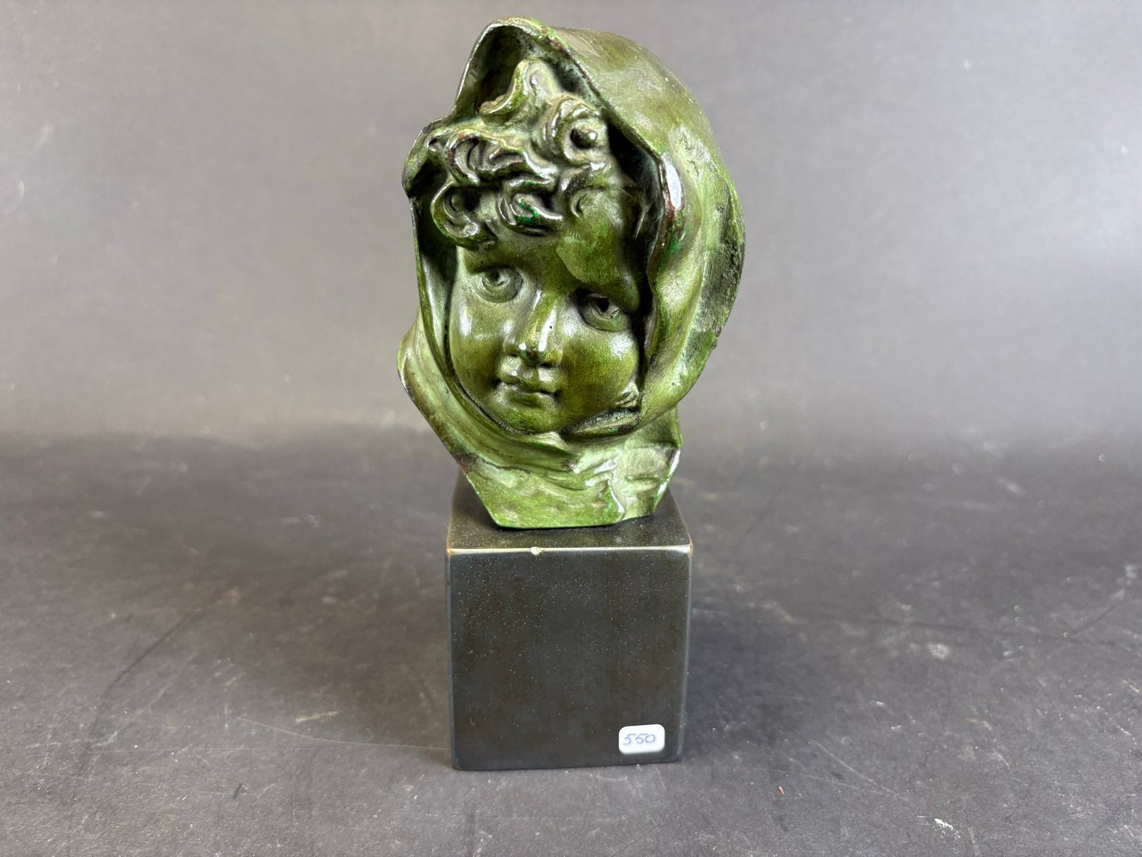 Bronzen buste van kind met hoofddoek, 19cm hoog, Antiek en Kunst, Minder dan 20 cm, Buste, Ophalen of Verzenden, Vrouw