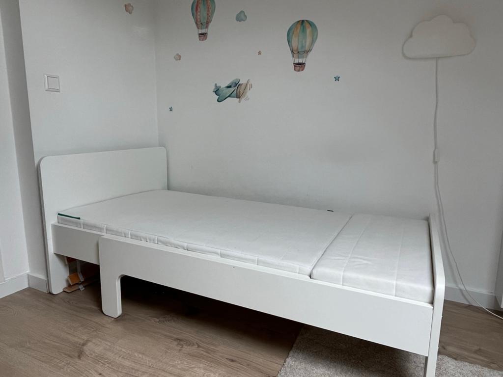 IKEA Slakt meegroeibed 90x160/180/200 cm, Kinderen en Baby's, Kinderkamer | Bedden, Ophalen, Zo goed als nieuw, 180 cm of meer