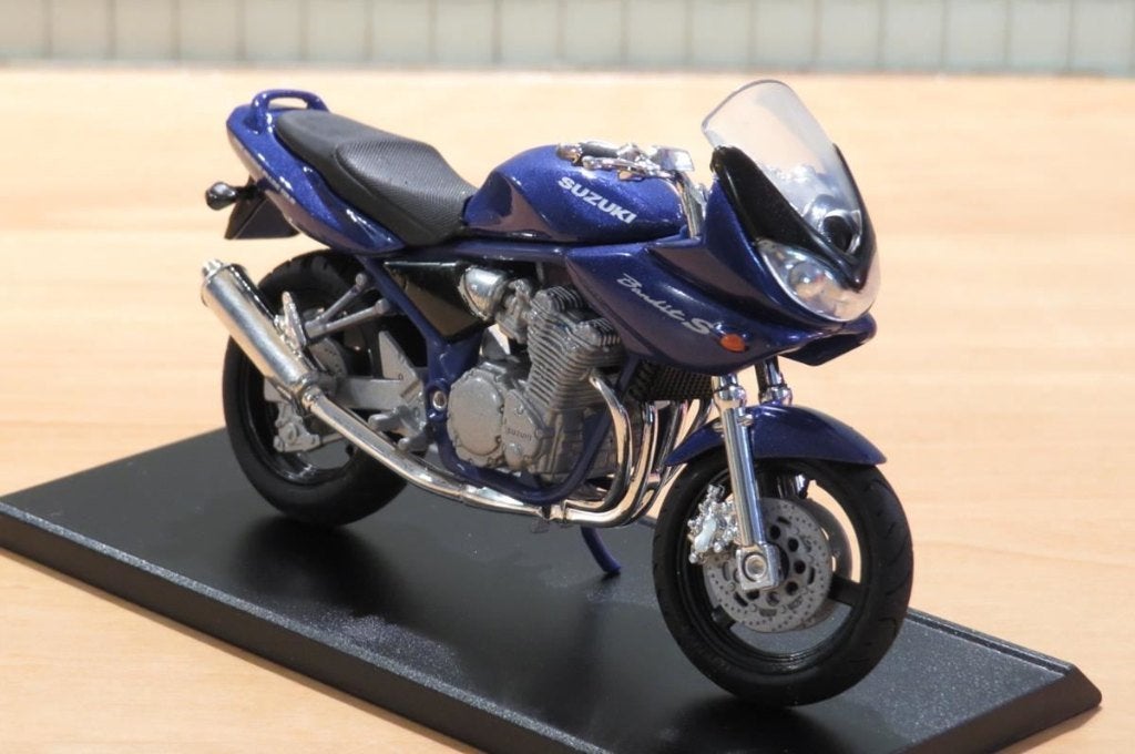 Suzuki GSF Bandit S 1:18 blister, MayCheong, Maisto, Nieuw, Ophalen of Verzenden
