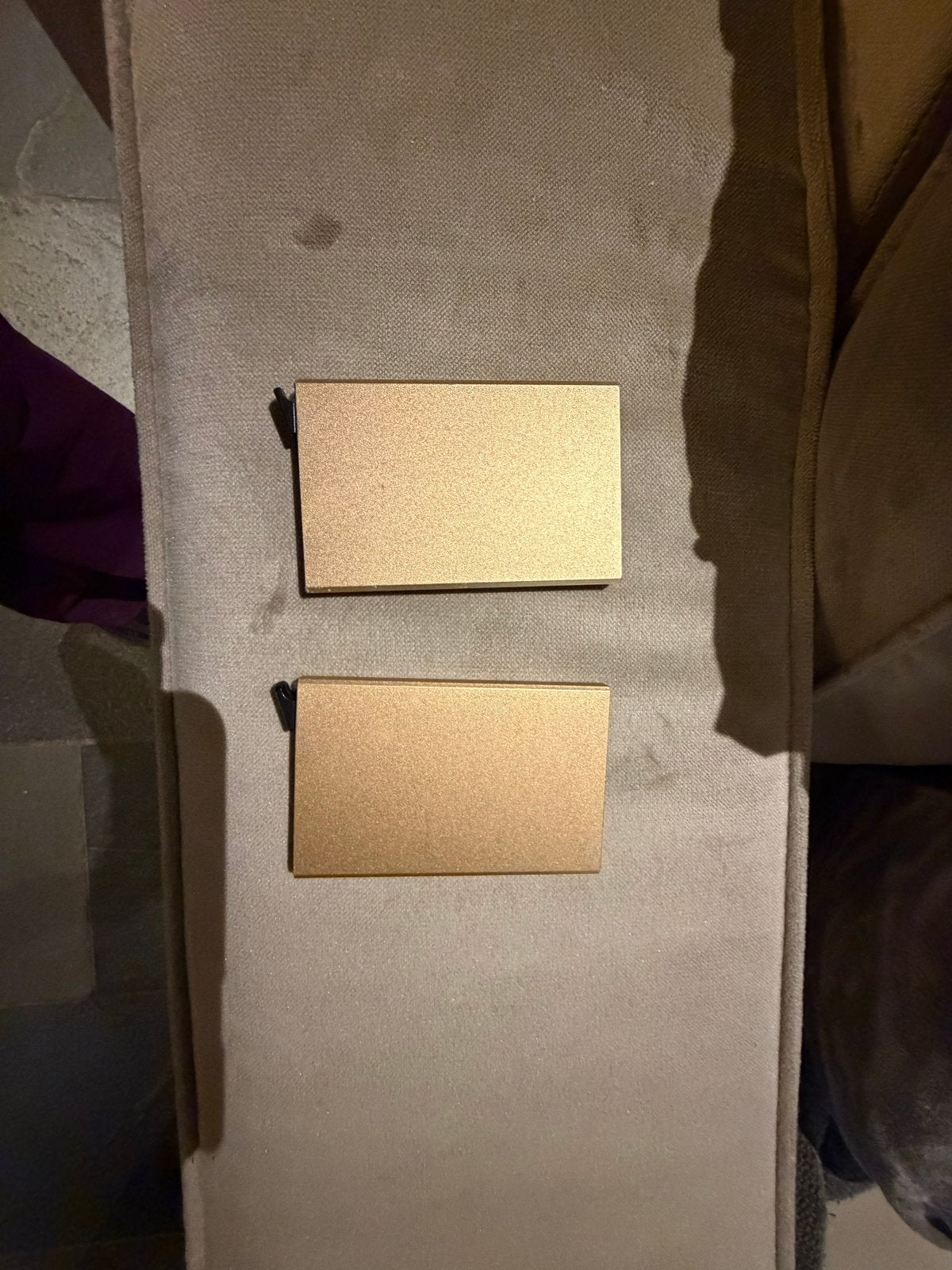 2x Gouden pasjeshouder met knipsluiting, Overige merken, Overige kleuren, Ophalen of Verzenden, Zo goed als nieuw