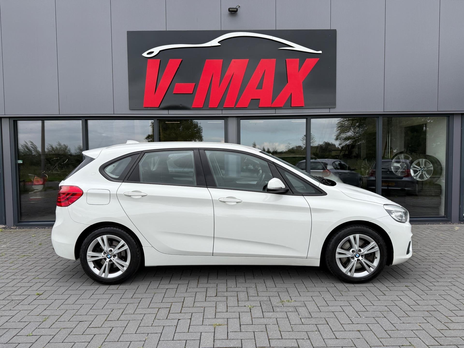 BMW Active Tourer 225i xDrive Exec AUT Xenon Camera Stoelvw, Auto's, Automaat, 1998 cc, Gebruikt, Euro 6