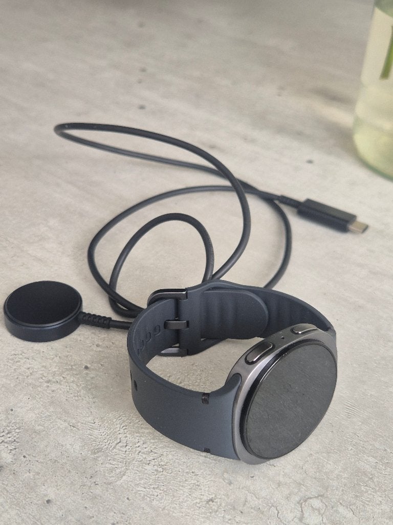 Samsung Galaxy Watch 4 Classic - Zwart, Sieraden, Tassen en Uiterlijk, Smartwatches, Ophalen, Zwart, Zo goed als nieuw, Samsung