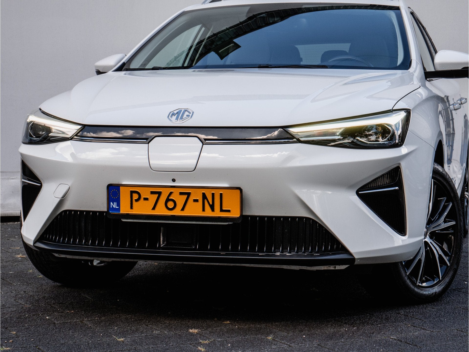 MG Mg5 electric Standard Range Luxury 50 kWh Leer/ 360 Camer, Gebruikt, Met garantie (alle), 274 min, Wit