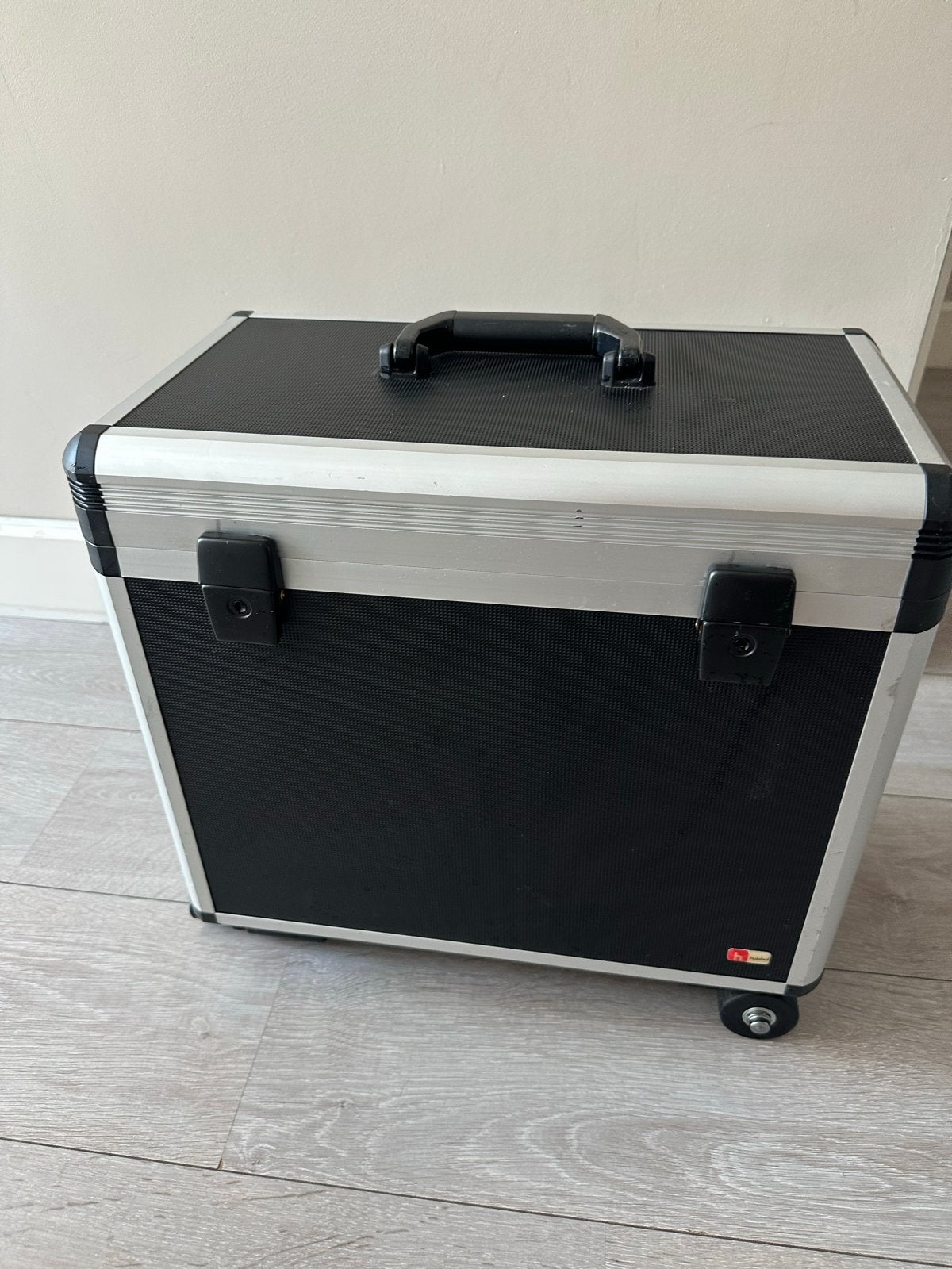 Professionele trolley voor kappers en visagisten, Ophalen, Gebruikt, Zwart, Hardcase