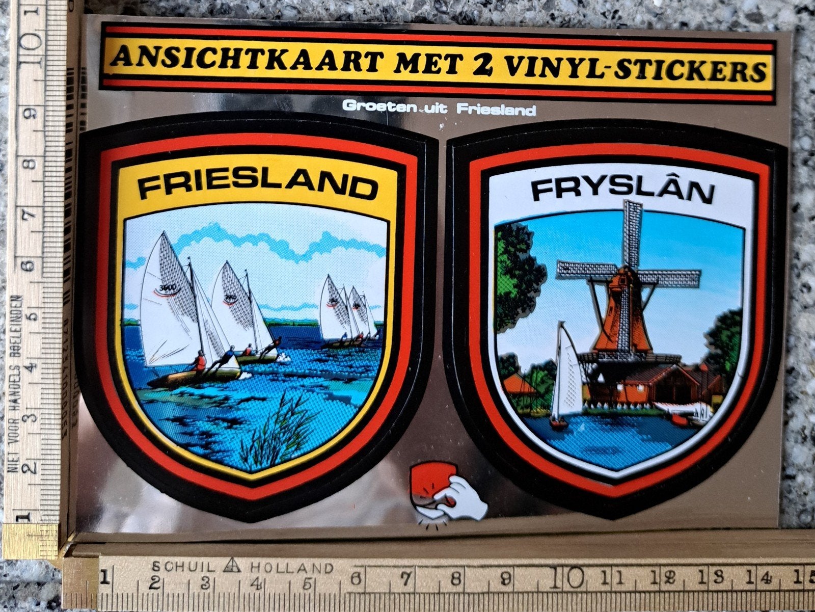 Vintage ansichtkaart met 2 vinyl Stickers Friesland Fryslan, Ophalen of Verzenden, Zo goed als nieuw, Overige typen