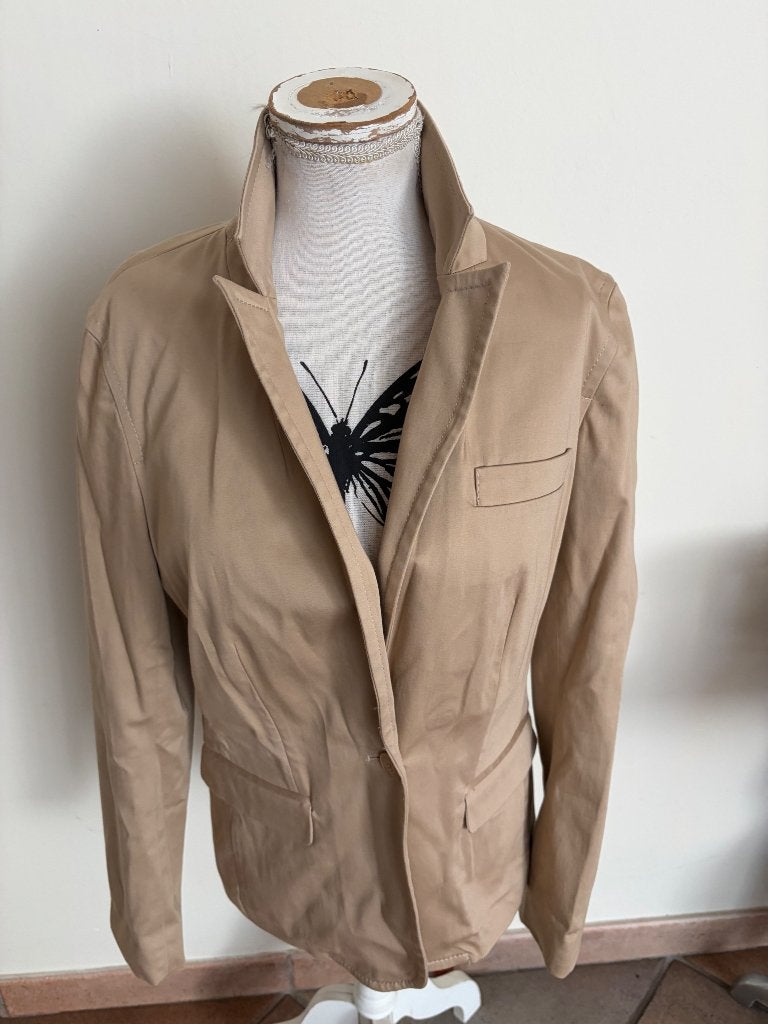 Tommy Hilfiger damesblazer in de kleur camel Maat : 4 = 34, Kleding | Dames, Jasjes, Kostuums en Pakken, Beige, Nieuw, Ophalen of Verzenden