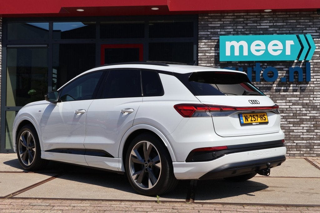 Audi Q4 e-tron 40 S-LINE Competition 77 kWh VOL! PANO l SONO, Auto's, Audi, Automaat, Achterwielaandrijving, Gebruikt, 520 km