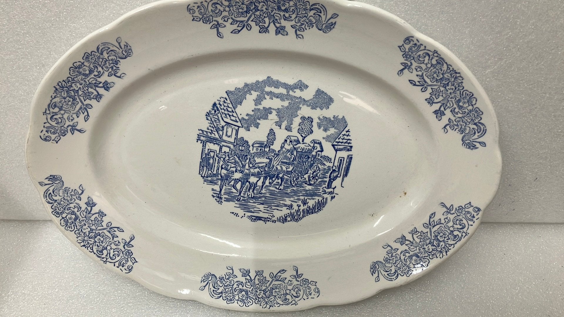 Antieke Ovale Schaal met Blauw Decor - Koets en Bloemen, Ophalen of Verzenden