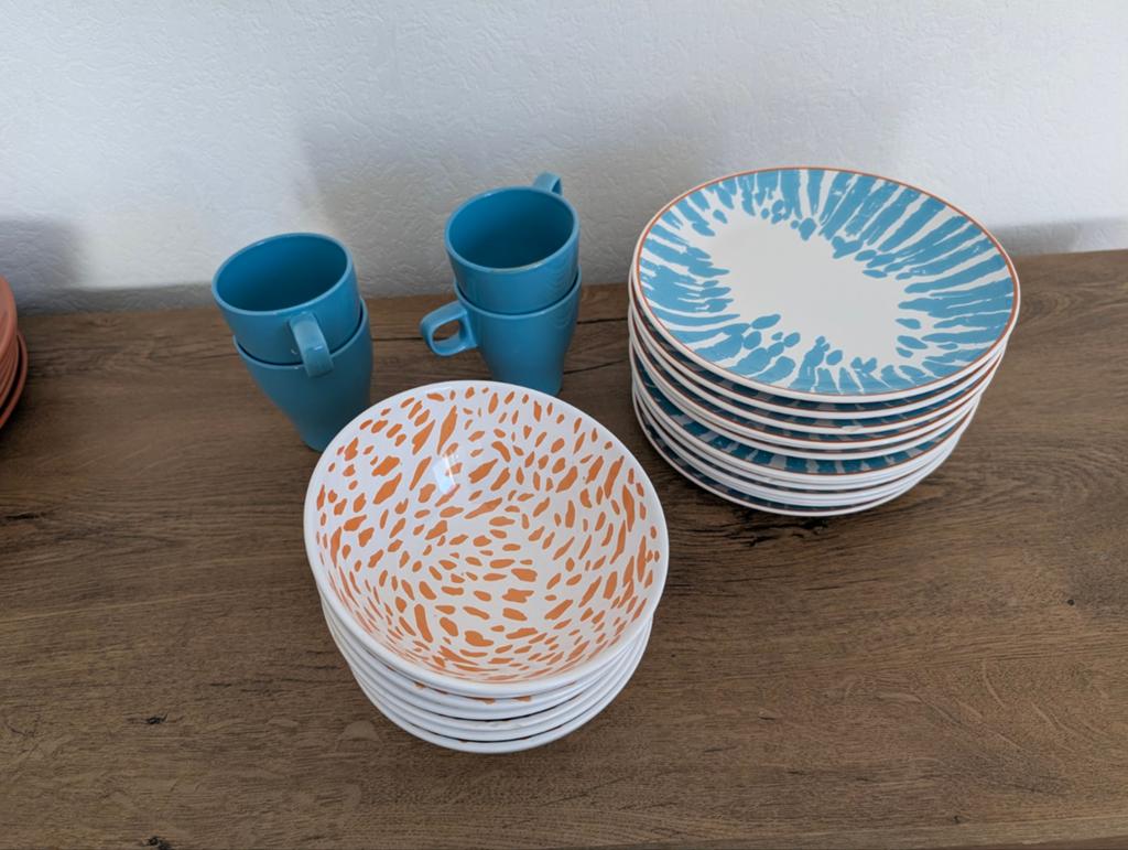 Servies met borden, kommen en kopjes, Ophalen, Overige stijlen, Bord(en)