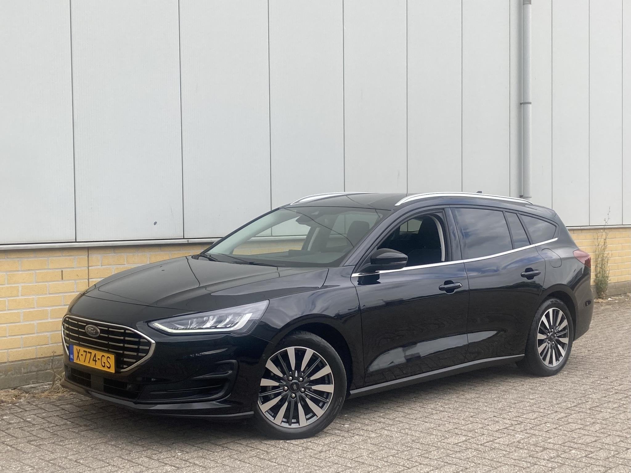 Ford Focus 1.0 EcoBoost Hybrid 155pk Automaat TitaniumX Wago, Gebruikt, Euro 6, Zwart, Origineel Nederlands