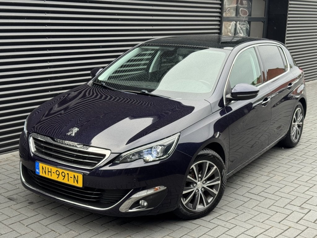 Peugeot 308 1.2 PureTech Allure| PANO| CLIMA| CAMERA| LM| CR, Auto's, Peugeot, Voorwielaandrijving, Parkeersensor, Stof, Gebruikt
