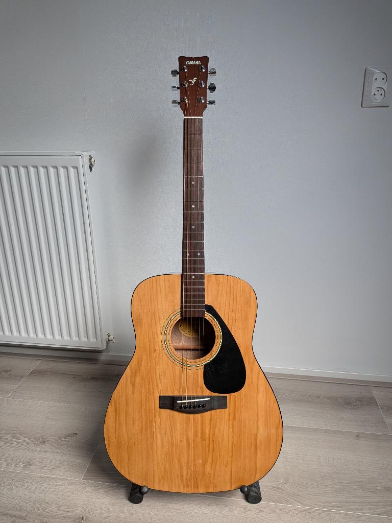 Yamaha F310 akoestische gitaar, Muziek en Instrumenten, Snaarinstrumenten | Gitaren | Akoestisch, Ophalen, Zo goed als nieuw, Klassieke of Spaanse gitaar