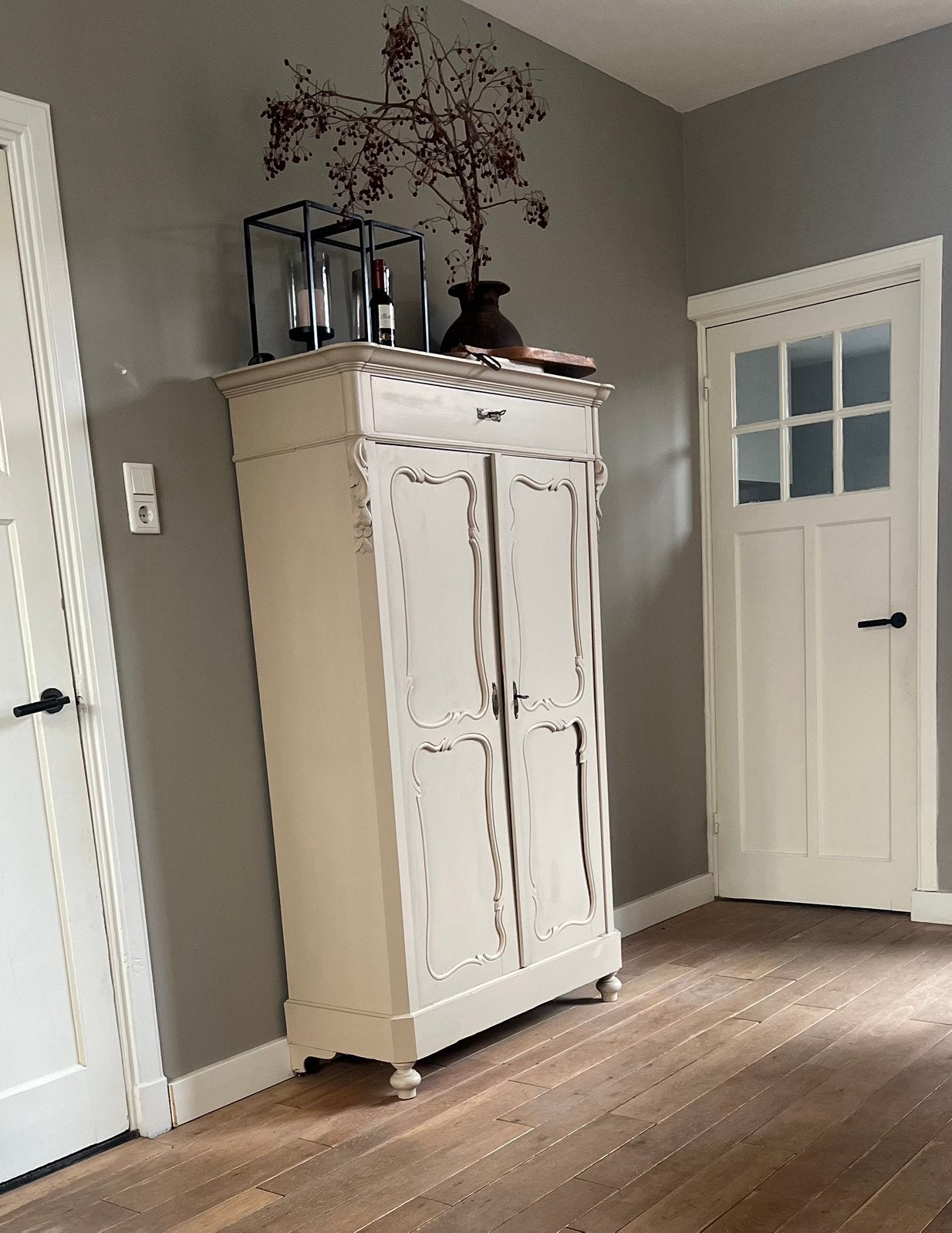 Brocante kast warm beige, 50 tot 70 cm, 105 cm of meer, Ophalen of Verzenden, 100 cm of meer