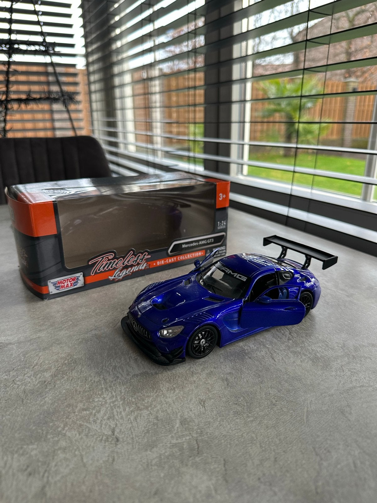 Mercedes-AMG GT3 Die-Cast Modelauto 1:24 Motormax - Blauw, Hobby en Vrije tijd, Modelauto's | 1:24, Ophalen of Verzenden, Zo goed als nieuw
