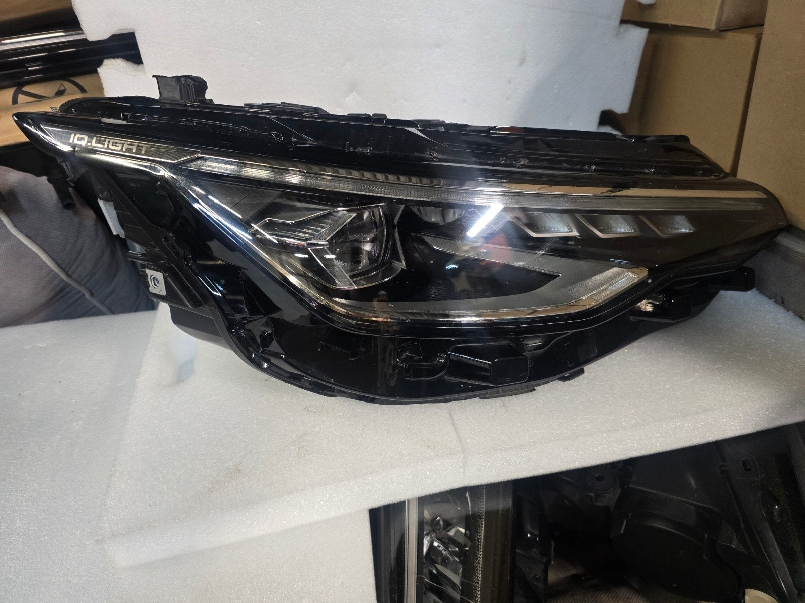 Koplamp IQ Light rechts VW Golf 8 facelift bj 2024-heden, Auto-onderdelen, Gebruikt, Volkswagen, Wolfsburg, Ophalen of Verzenden