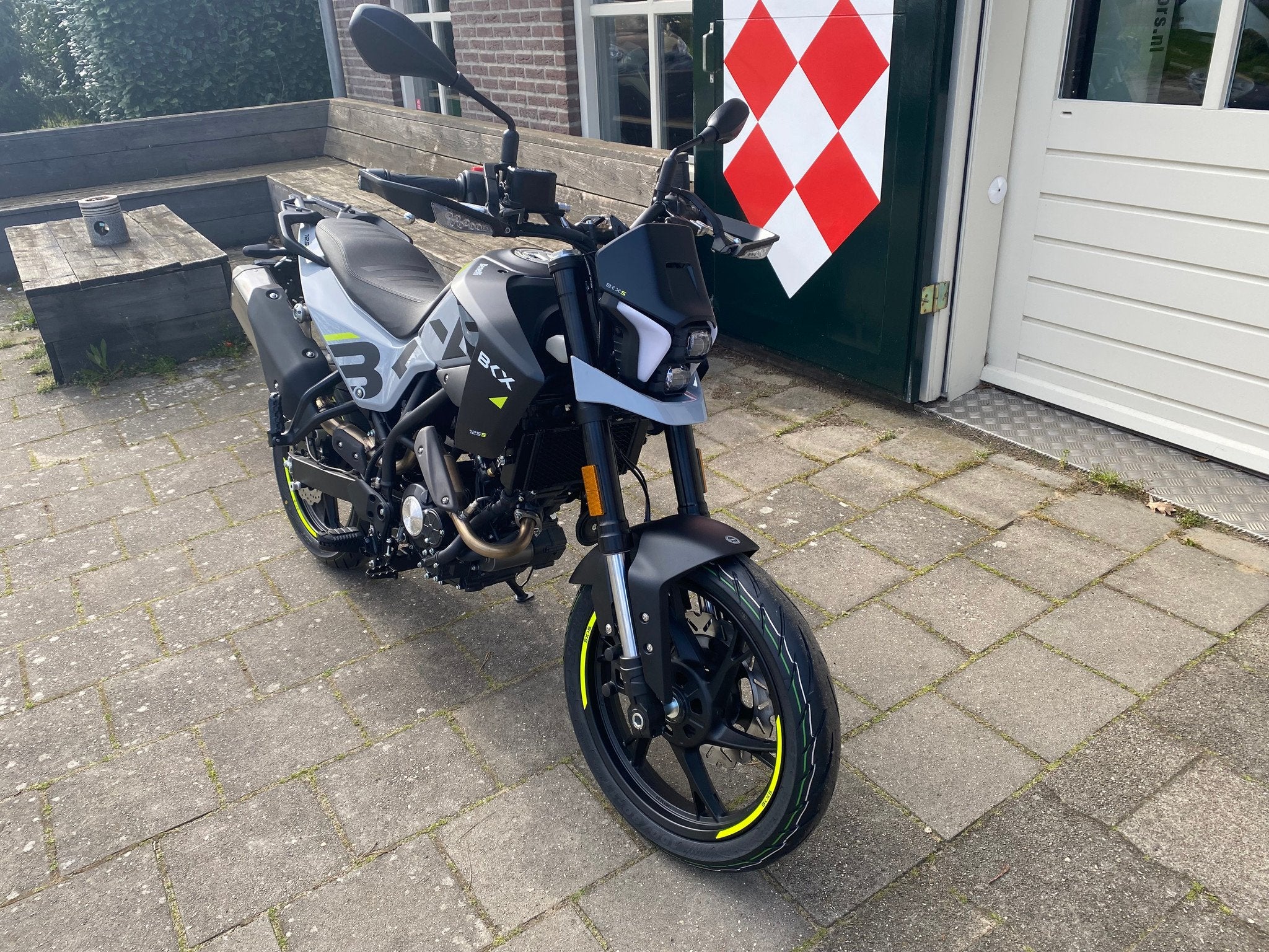 Benelli BKX 125 S ABS A1 (bj 2026), Nieuw, Strada Fornace Vecchia 30
61122  Pesaro, IT, Bedrijf, Support@benelli.com