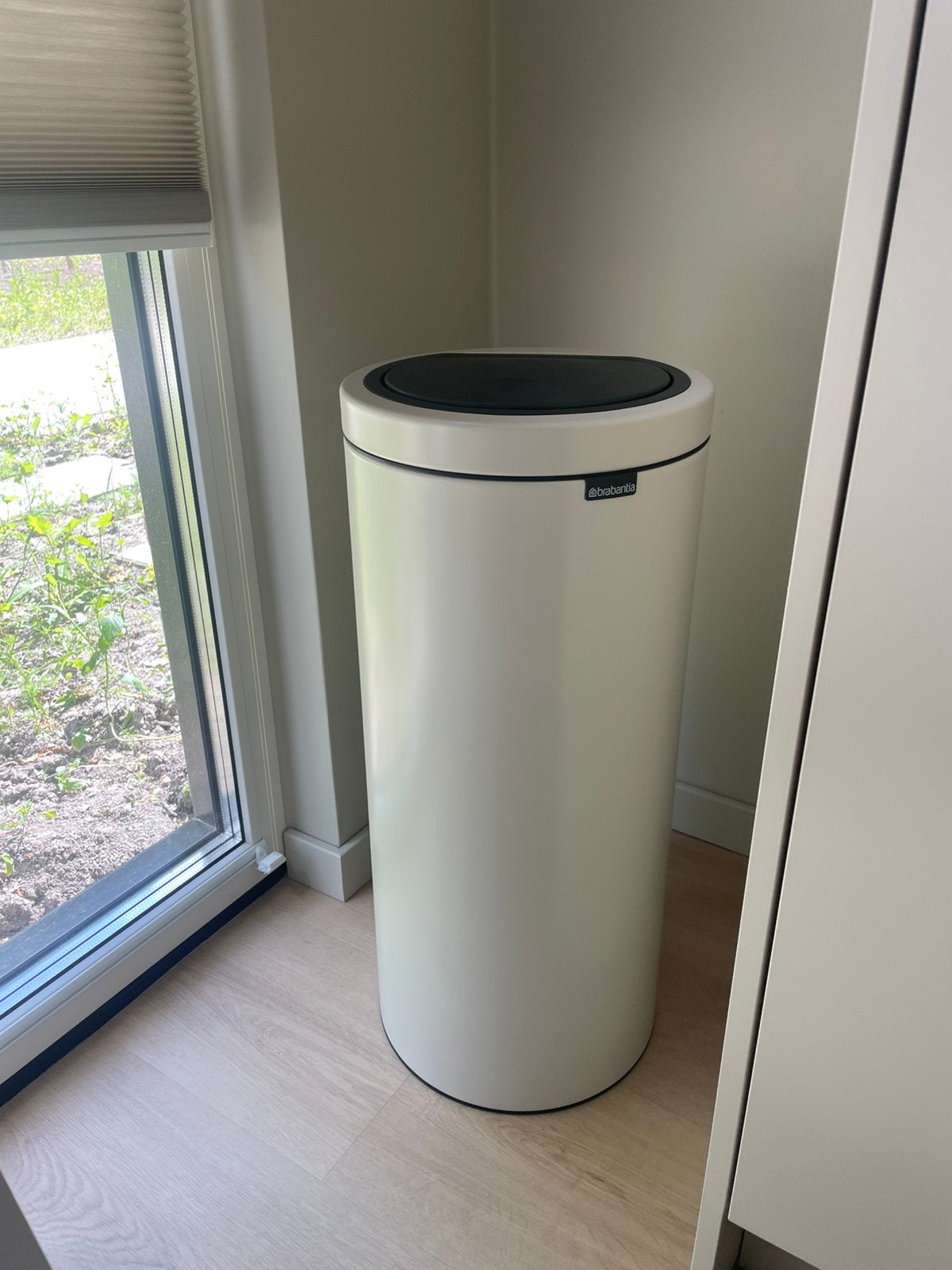 Brabantia touch bin 30l beige, 50 tot 75 cm, Nieuw, Ophalen of Verzenden, 20 tot 30 liter