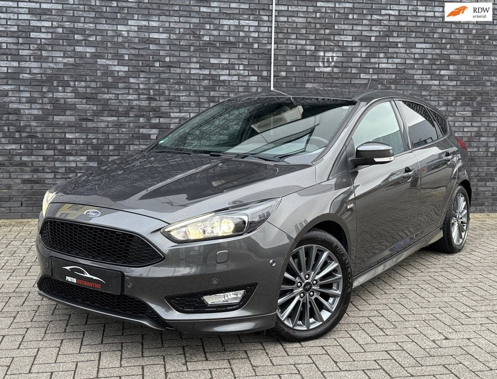 Ford Focus 1.5 ST-Line 182pk|Cruise|Bi-xenon|Apple Carplay|S, Auto's, Ford, Stof, 4 cilinders, Met garantie (alle), Origineel Nederlands