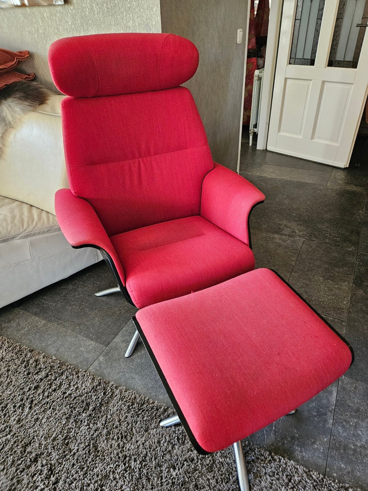 Draai fauteuil met losse voeten bankje., Huis en Inrichting, Ophalen, Gebruikt, Minder dan 75 cm, 75 tot 100 cm