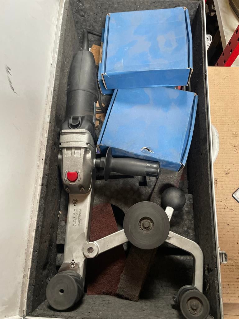 Finitube Bandschuurmachine - Professioneel Gereedschap, Doe-het-zelf en Verbouw, Gereedschap | Schuurmachines, Ophalen of Verzenden