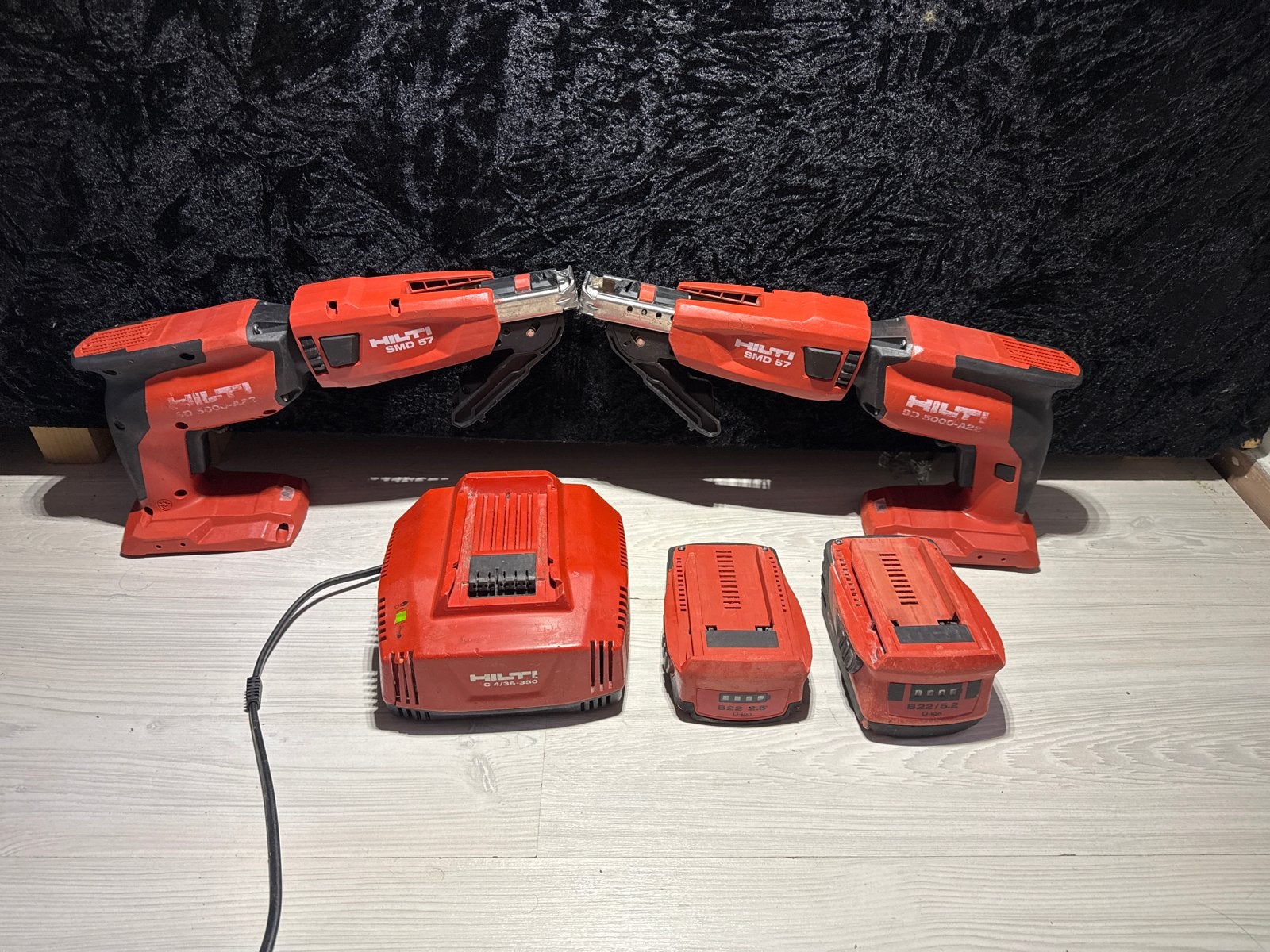 Hilti Gipsplaatschroevendraaier Set met Accu's en Magazijnen, Doe-het-zelf en Verbouw, Gereedschap | Boormachines, Variabele snelheid