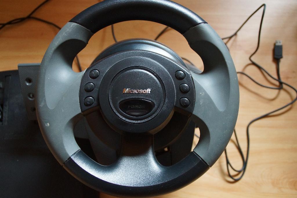 Pc met joysticks, steering wheel met pedalen en games, Ophalen of Verzenden, Onbekend