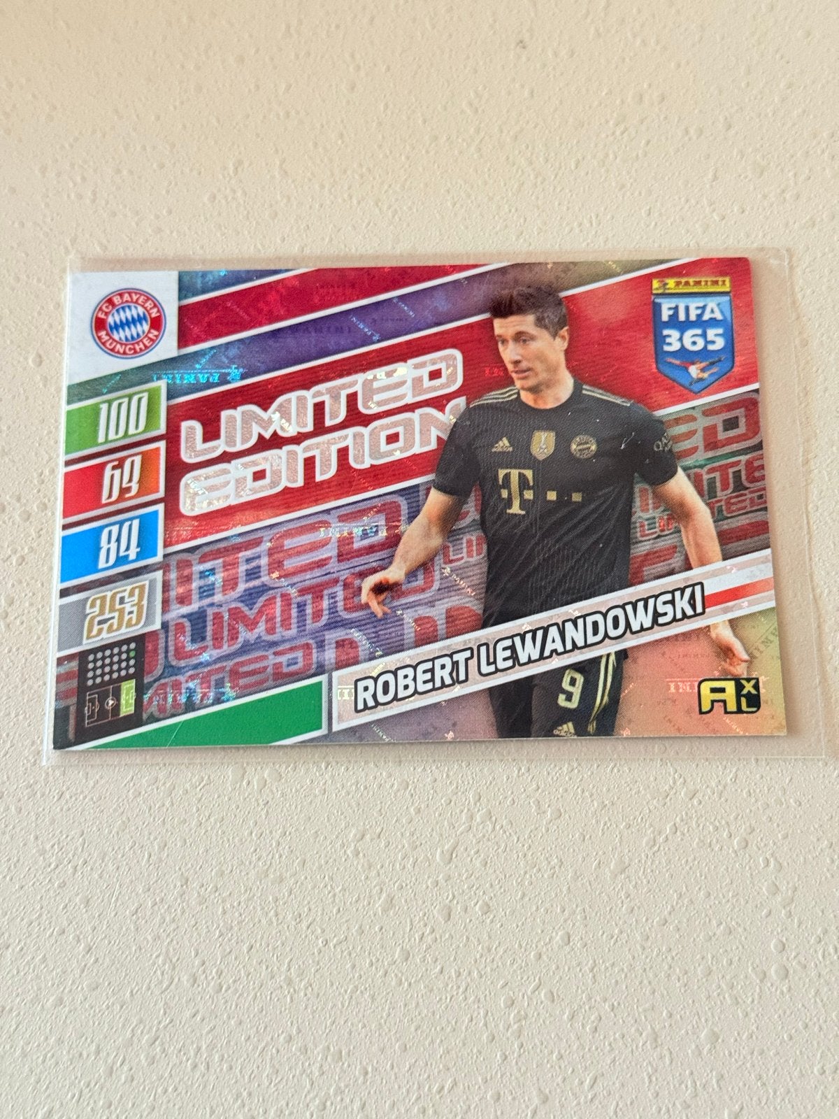 Panini FIFA 365 Limited Edition Robert Lewandowski kaart, Ophalen of Verzenden, Zo goed als nieuw, Buitenlandse clubs, Spelerskaart