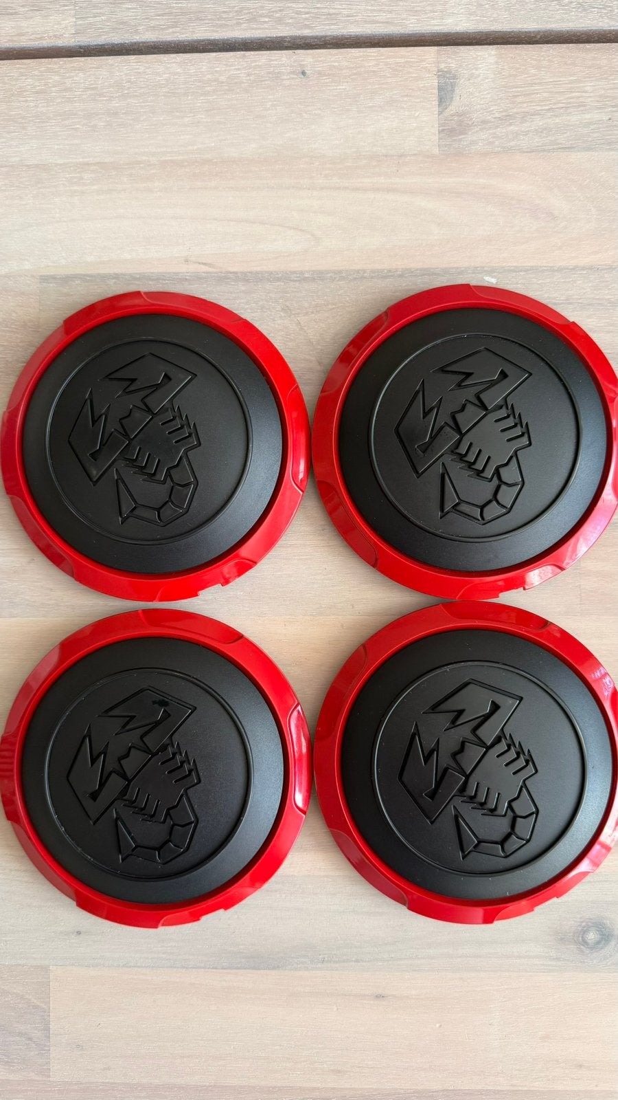 Originele Abarth naafdoppen. Geen imitatie!, Auto diversen, Ophalen of Verzenden, Zo goed als nieuw