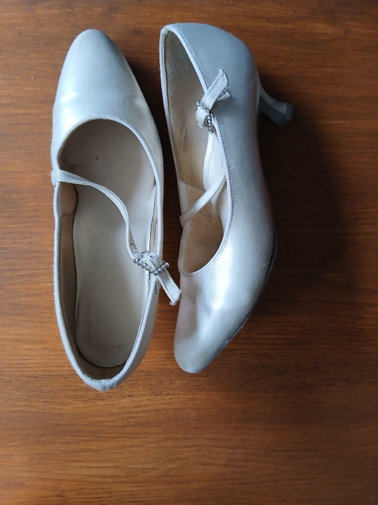 Dansschoenen Queene - Zo goed als nieuw, Ophalen of Verzenden, Gebruikt, Schoenen