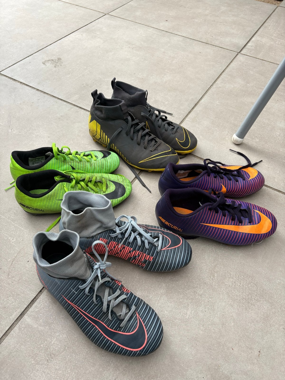 Diverse Nike voetbalschoenen 35.5/36.5/37.5/38.5 vers.kleure, Ophalen of Verzenden, Gedragen, Overige kleuren, Sportschoenen