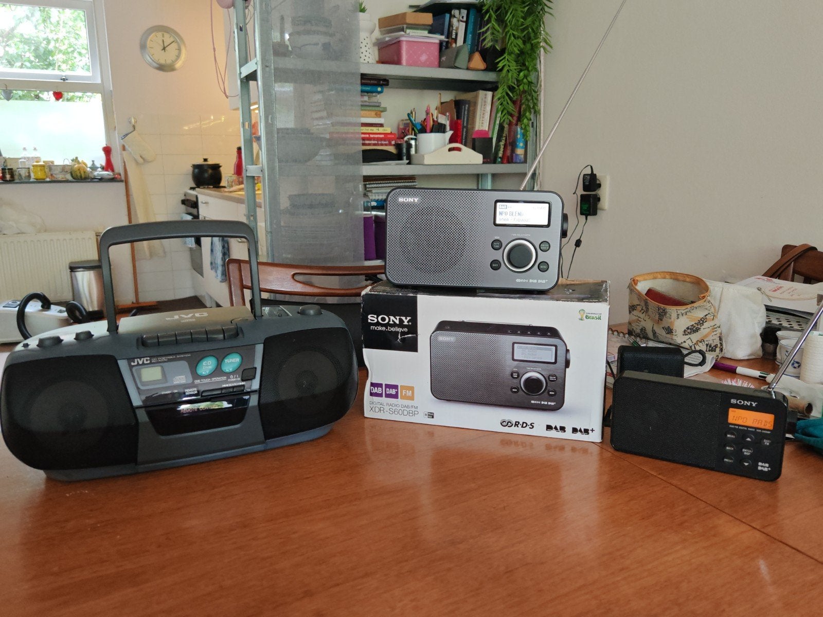 DAB, DAB+ FM, AM, CD, CASSETTE recorder & radio; SONY & JVC, Ophalen of Verzenden, Zo goed als nieuw, Transistorradio, Met cd-speler