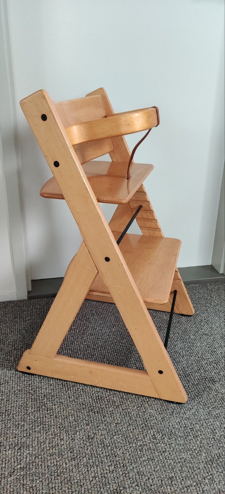 kinderstoel hout look a like Stokke, Kinderen en Baby's, Kinderstoelen, Ophalen, Gebruikt, Overige typen, Aanschuifbaar