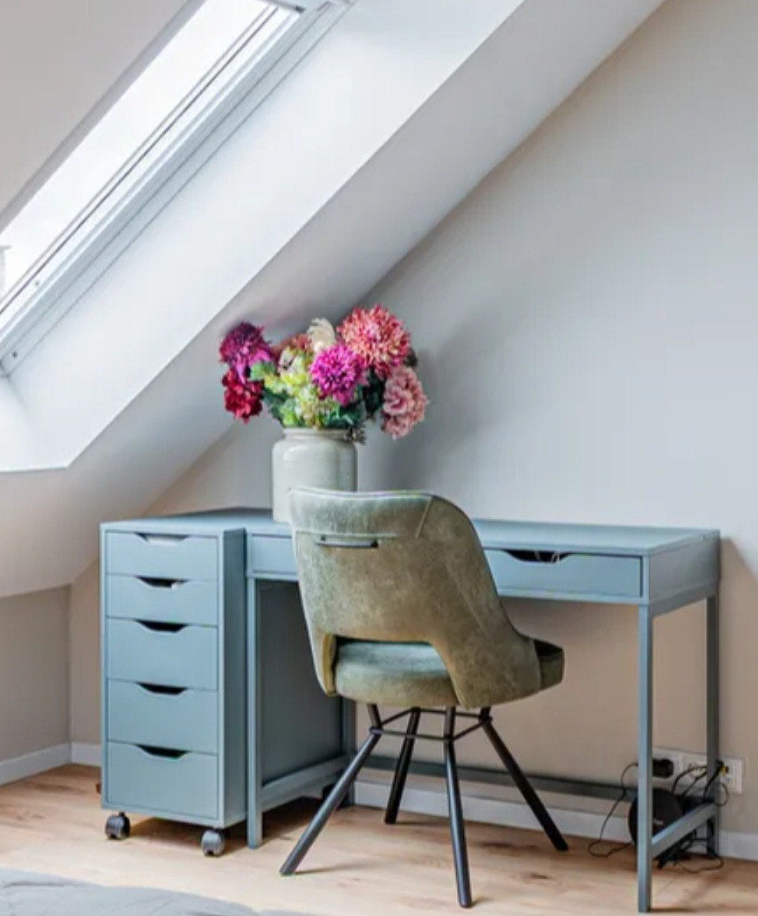 Kwalitatief mooi bureau met ladeblok, Huis en Inrichting, Ophalen, Hout, Met lades, Zo goed als nieuw