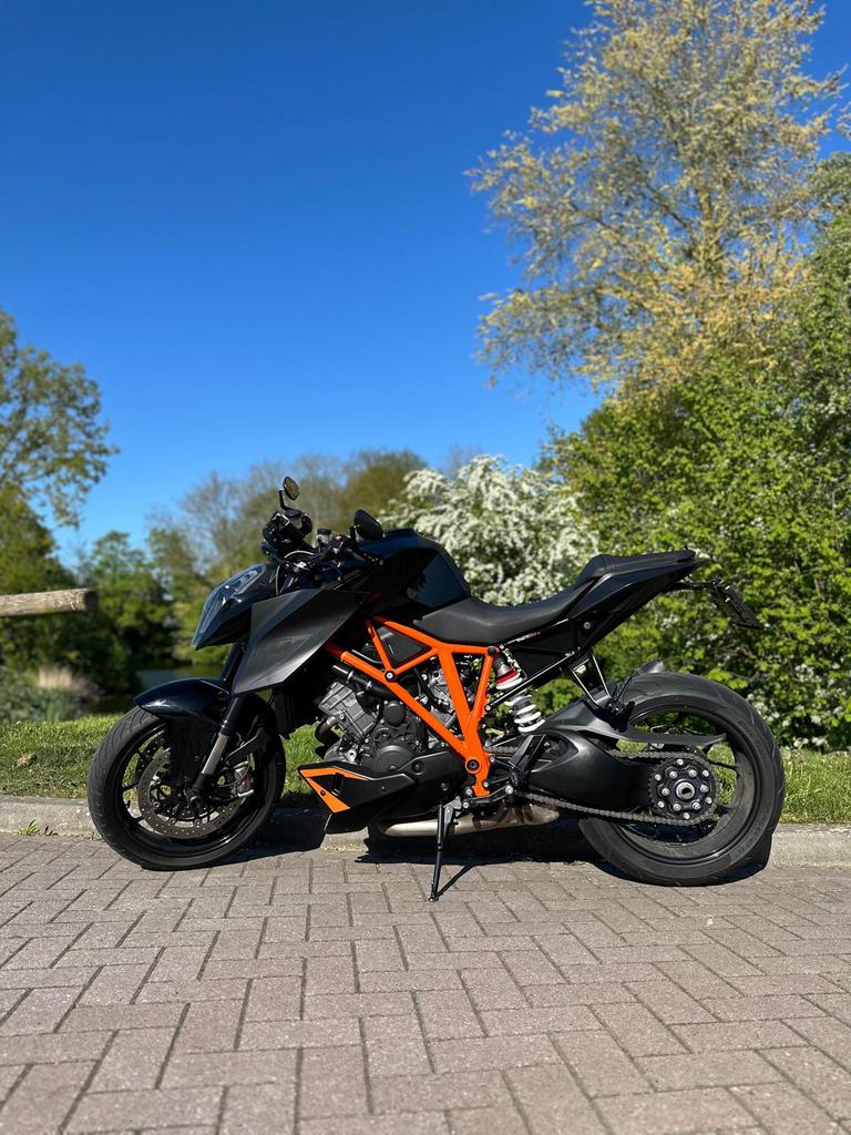 KTM superduke 1290R . Dealer, Motoren, Motoren | KTM, 2 cilinders, Occasion, Motorrijbewijs A, 1400 cc