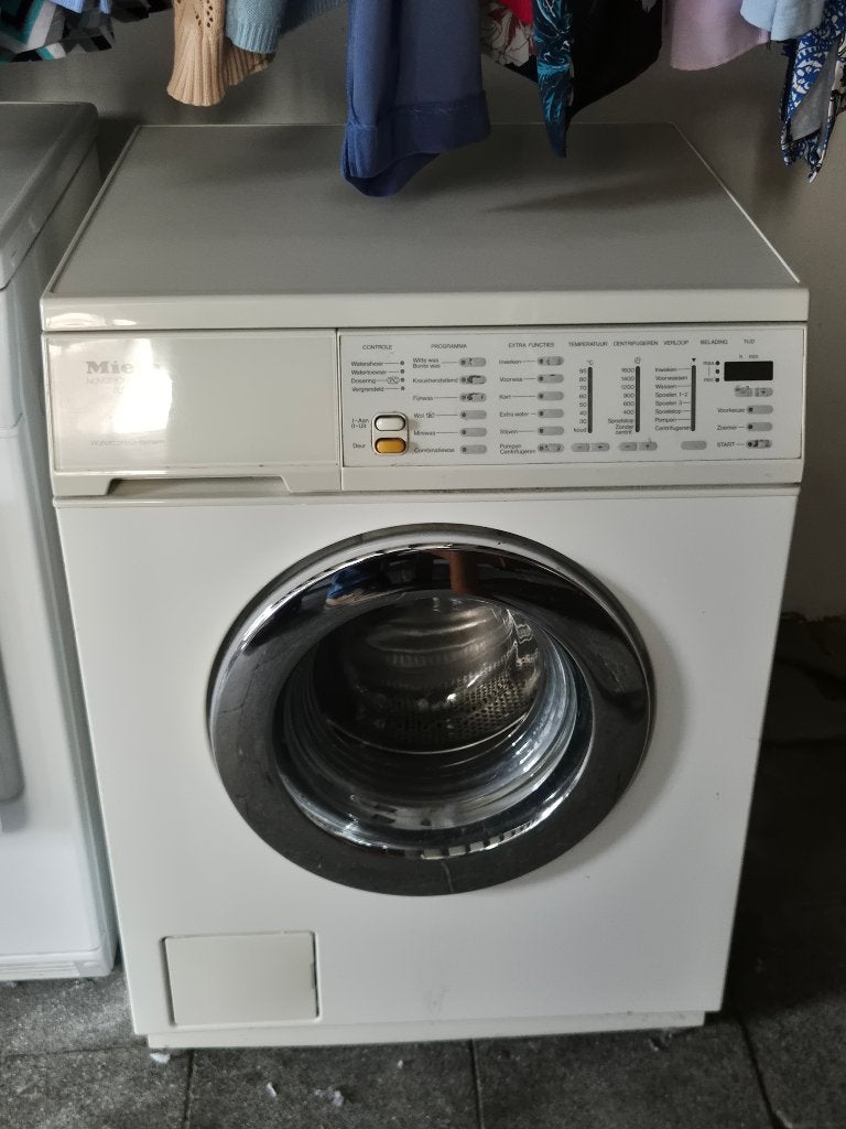 Miele novotronic W935 super, Witgoed en Apparatuur, Wasmachines, Gebruikt, Voorlader, 4 tot 6 kg, 85 tot 90 cm, 1200 tot 1600 toeren