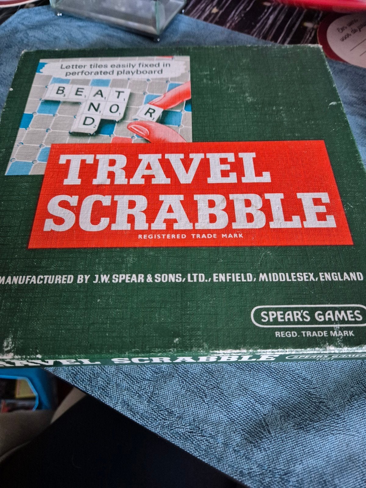 Vintage Travel Scrabble - Draagbaar Woordspel, Hobby en Vrije tijd, Gezelschapsspellen | Bordspellen, Gebruikt, Een of twee spelers
