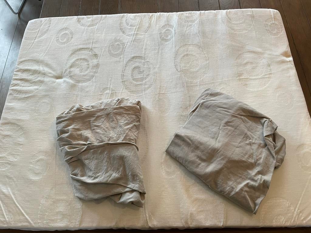 Boxmatras met hoeslakens, Ophalen of Verzenden, Zo goed als nieuw, Rechthoekig, Boxkleed