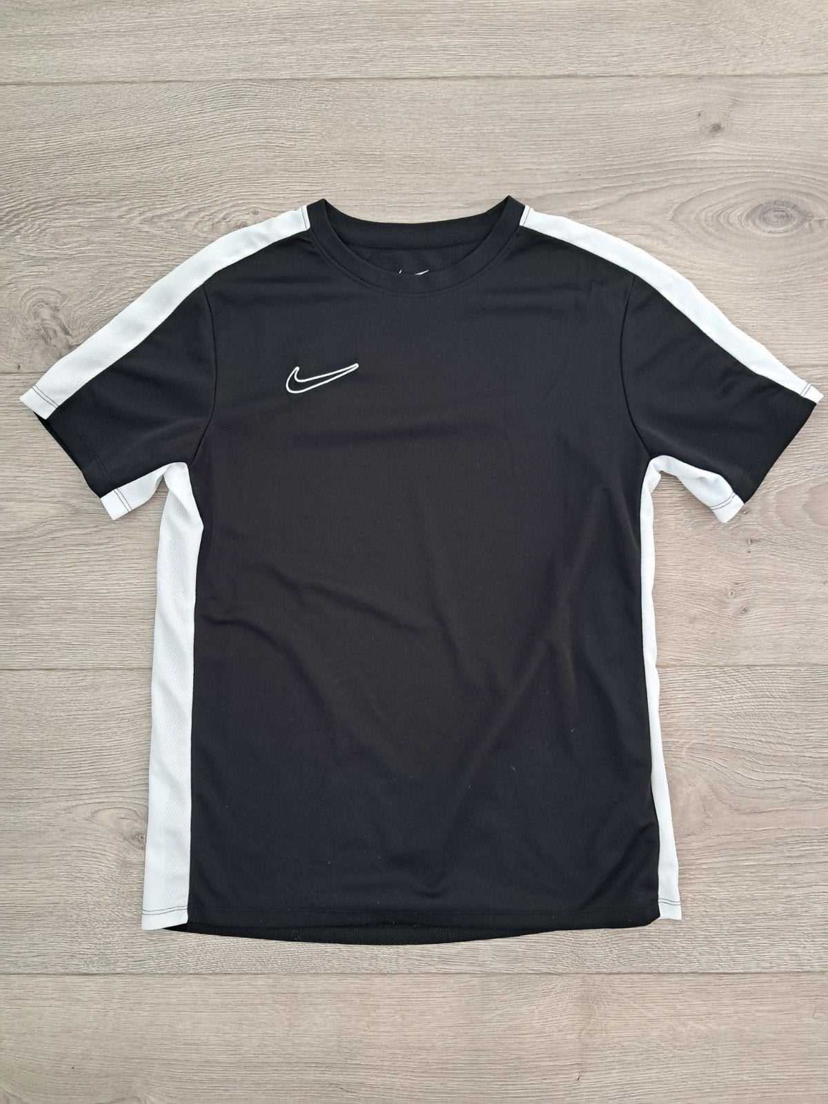 Nike shirt zwart maat 146- 152 Dri-Fit, Kinderen en Baby's, Kinderkleding | Maat 146, Ophalen of Verzenden, Zo goed als nieuw