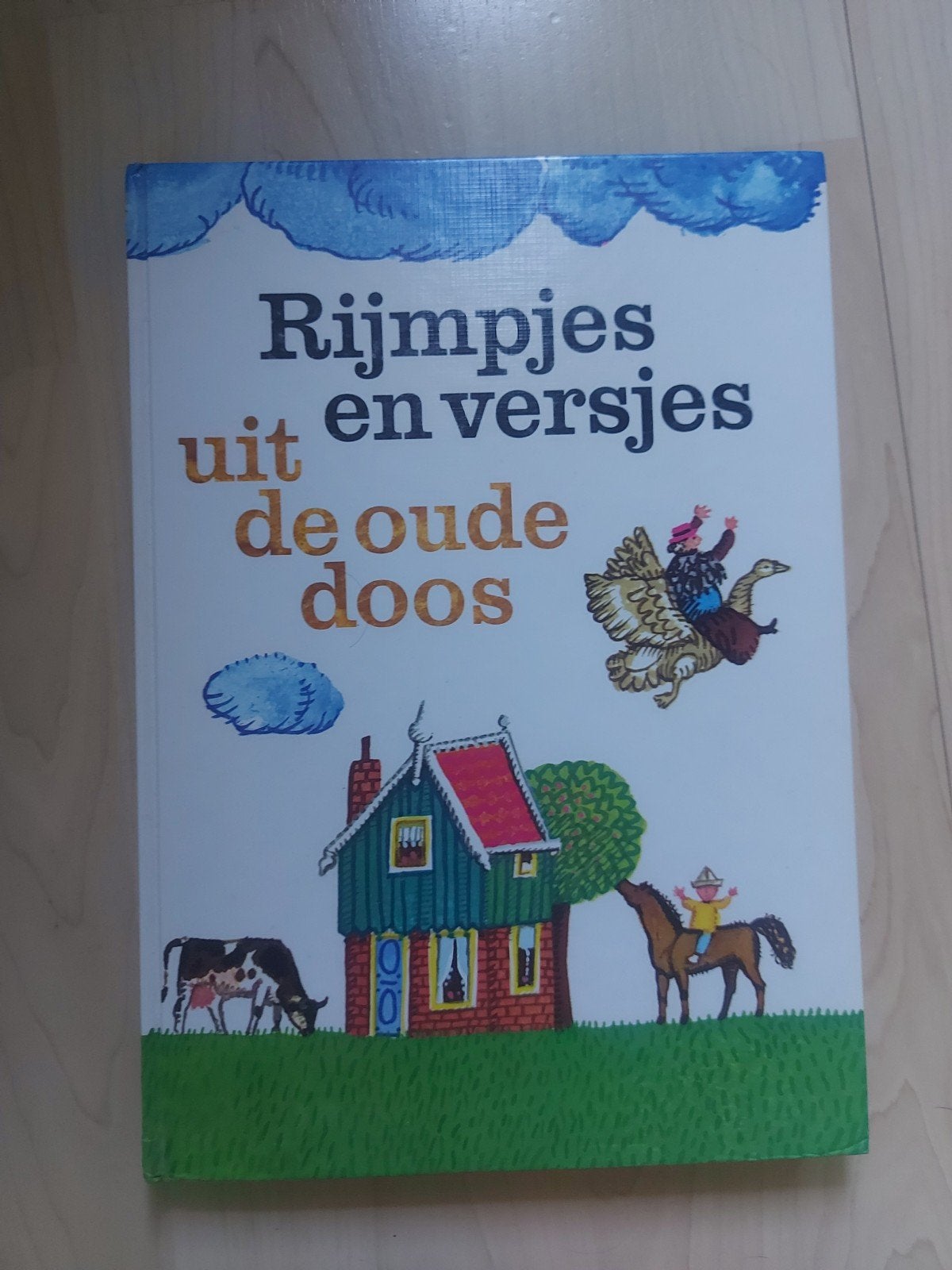 Rijmpjes en versjes uit de oude doos, Auteur: Simon Abramsz

Illustrator: Jan Sluijters, Non-fictie, Jongen of Meisje, Ophalen of Verzenden
