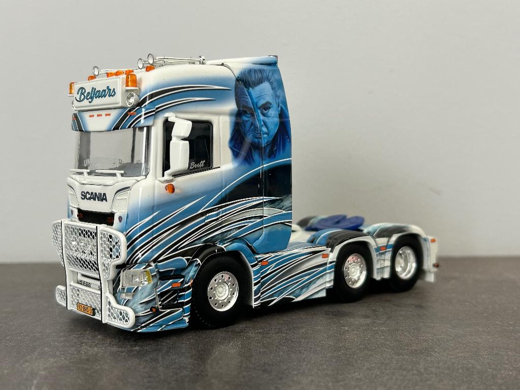 WSI 1/50 Scania Léo Beljaars «  Undercover », Verzenden, Nieuw, Bus of Vrachtwagen, Wsi